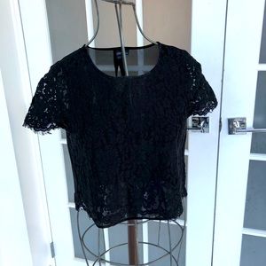 Icone (Simons) cropped lace blouse